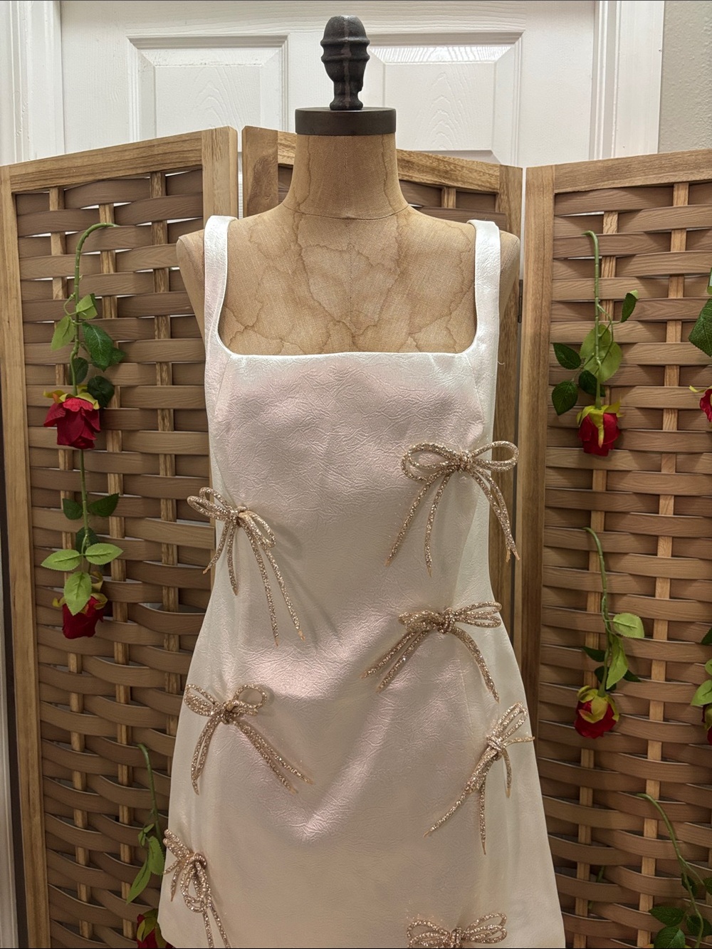 Milkwhite - Picture 3 of 7